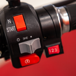 e-Scooter 2.0: Ohjaustangon katkaisimet oikea