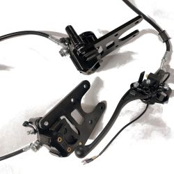 SilverFox Four 2.0 Etujarrusarja (sisältää: jarrusatulat, letkut ja kahvan)